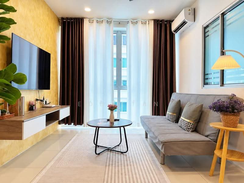 Kediaman Servis untuk Dijual di TriTower Residence @ Johor Bahru Sentral - Eddy Tan - Living Room - PropertyGuru.com.my
