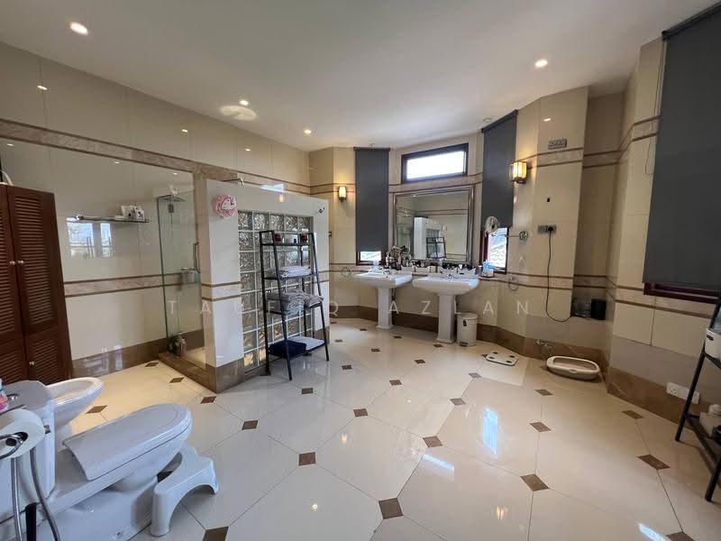 Rumah Banglo untuk Dijual di Mines Resort City (Seri Kembangan) - Taufiq Azlan - Bathroom - PropertyGuru.com.my