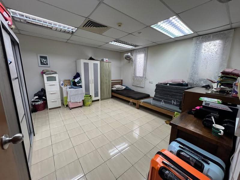Bungalow House for Sale in Seri Kembangan (Selangor) - Taufiq Azlan - Helper's Room - PropertyGuru.com.my