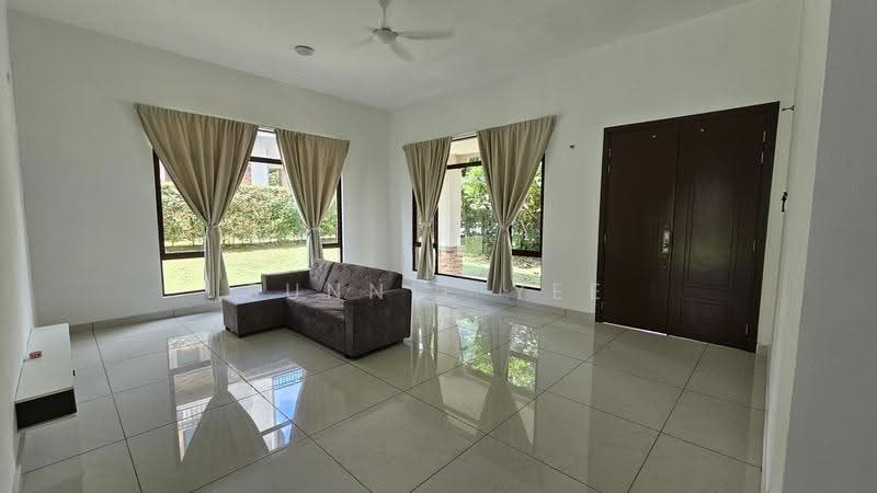 Rumah Banglo untuk Disewa di Semenyih (Selangor) - Sunnie Yee - Living Room - PropertyGuru.com.my