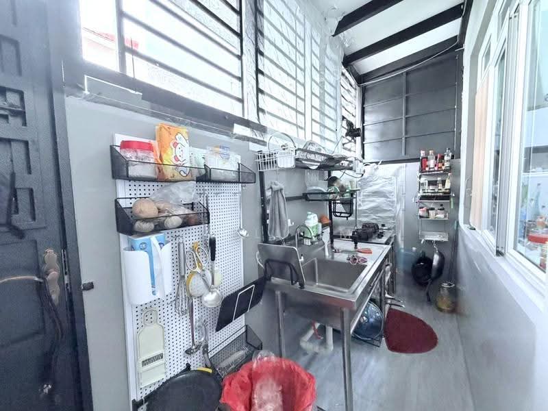 2-storey Terraced House for Sale in Bandar Seri Alam (Masai) - Karl Lim - Kitchen - PropertyGuru.com.my