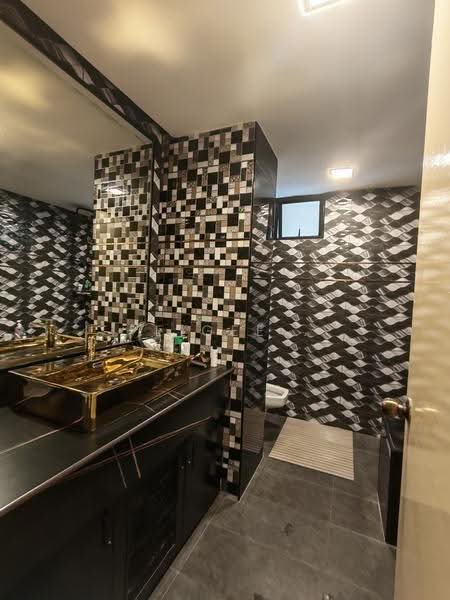 Kondominium untuk Dijual di Kiaramas Sutera - PeiGee . - Bathroom - PropertyGuru.com.my