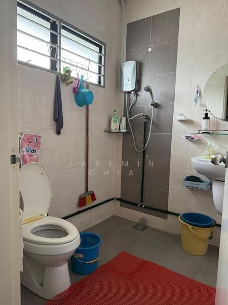 Rumah Teres 2.5-Tingkat untuk Dijual di Sutera Damansara (Damansara Damai) - Jasemin Chia - Bathroom - PropertyGuru.com.my