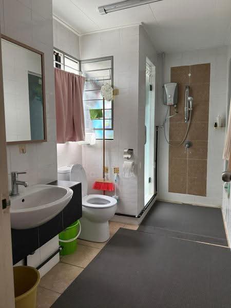 Rumah Teres 2.5-Tingkat untuk Dijual di Sutera Damansara (Damansara Damai) - Jasemin Chia - Bathroom - PropertyGuru.com.my