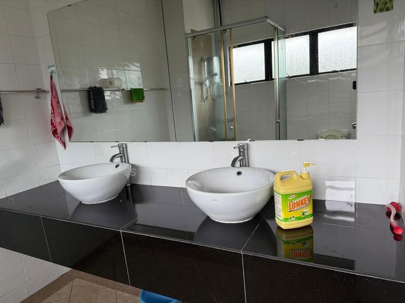 Rumah Teres 2.5-Tingkat untuk Dijual di Sutera Damansara (Damansara Damai) - Jasemin Chia - Bathroom - PropertyGuru.com.my