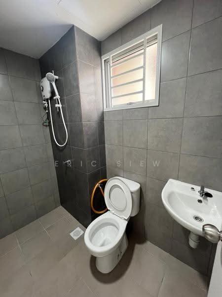 Condominium for Rent at Residensi Sateria - Eric Siew - Bathroom - PropertyGuru.com.my