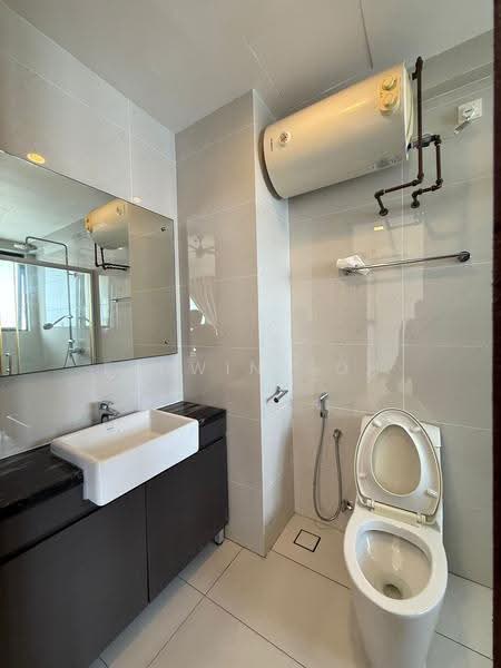 Condominium for Rent at Kings Bay @ Country Garden Danga Bay - Eldwin Soh - Bathroom - PropertyGuru.com.my