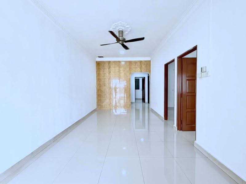 Rumah Teres 1-Tingkat untuk Dijual di Taman Johor Jaya (Johor Bahru) - Karl Lim - Living Room - PropertyGuru.com.my