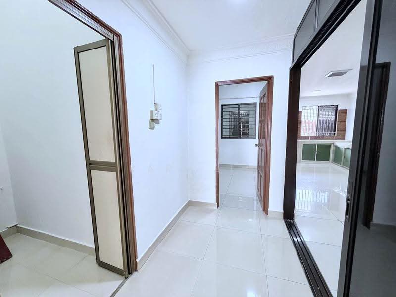 Rumah Teres 1-Tingkat untuk Dijual di Taman Johor Jaya (Johor Bahru) - Karl Lim - Corridor - PropertyGuru.com.my