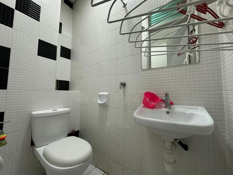 Service Residence for Sale at The Sky Executive Suites - Jin Teok - Bathroom - PropertyGuru.com.my