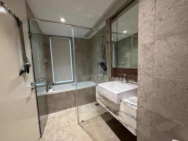Kondominium untuk Dijual di Tiffani Kiara - David Lai - Bathroom - PropertyGuru.com.my