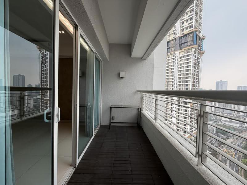 Kondominium untuk Dijual di Tiffani Kiara - David Lai - Balcony - PropertyGuru.com.my