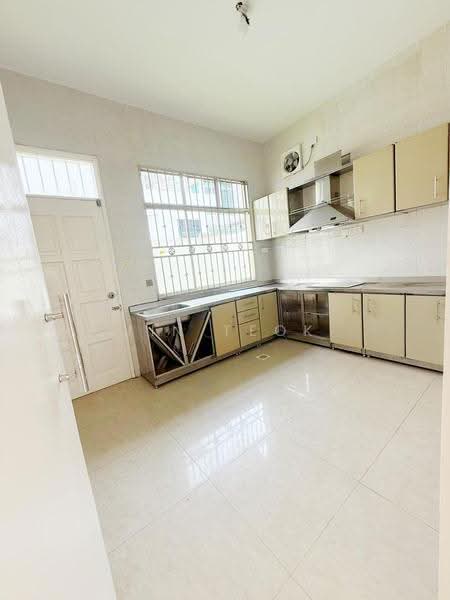 Semi-Detached House for Sale in Taman Impian Emas (Skudai) - Jin Teok - Kitchen - PropertyGuru.com.my