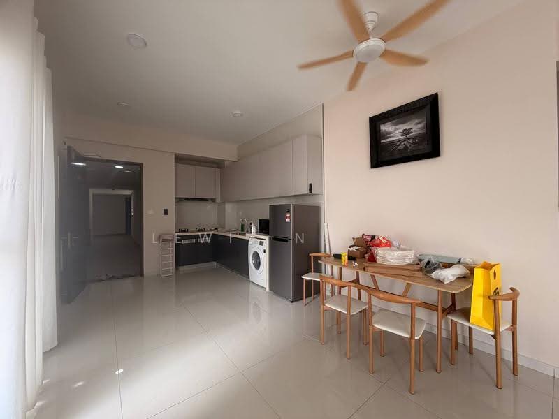 Condominium for Sale at Kings Bay @ Country Garden Danga Bay - Lewis Neow - Kitchen - PropertyGuru.com.my