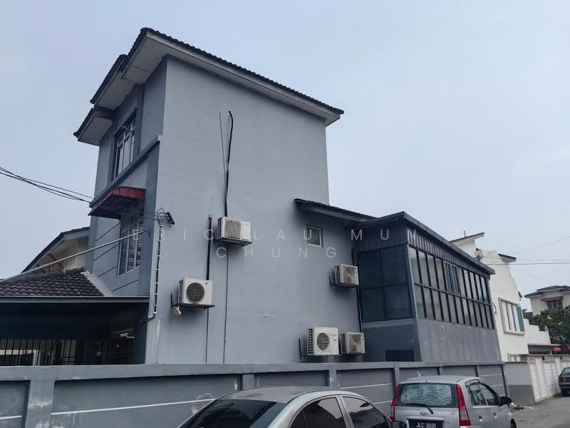 2.5-storey Terraced House for Sale in Taman Putra Perdana (Puchong) - Eric Lau Mun Chung - Exterior - PropertyGuru.com.my