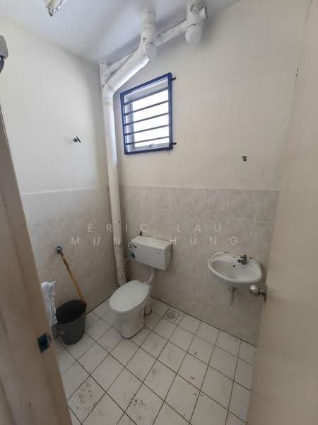 2.5-storey Terraced House for Sale in Taman Putra Perdana (Puchong) - Eric Lau Mun Chung - Bathroom - PropertyGuru.com.my