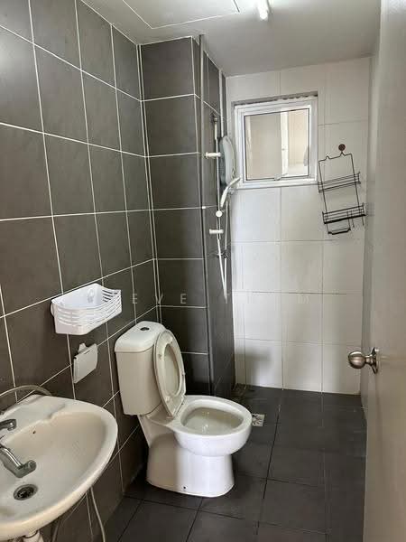 Condominium for Sale at Imperial Residence - Steve Tham - Bathroom - PropertyGuru.com.my