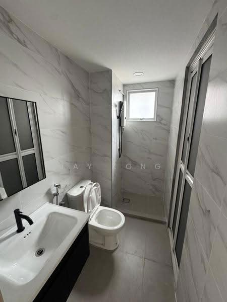 Kediaman Servis untuk Disewa di Main Place Residence - Jay Kong - Bathroom - PropertyGuru.com.my
