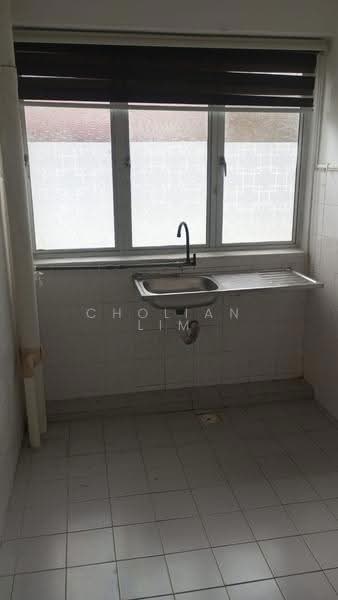 Rumah Flat untuk Dijual di Flat RPM Taman Kemacahaya - Cholian Lim - Kitchen Area - PropertyGuru.com.my