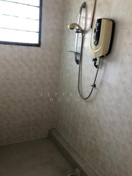Shop for Rent in Taman Paramount (Petaling Jaya) - Jeffrey Hoon - Bathroom - PropertyGuru.com.my