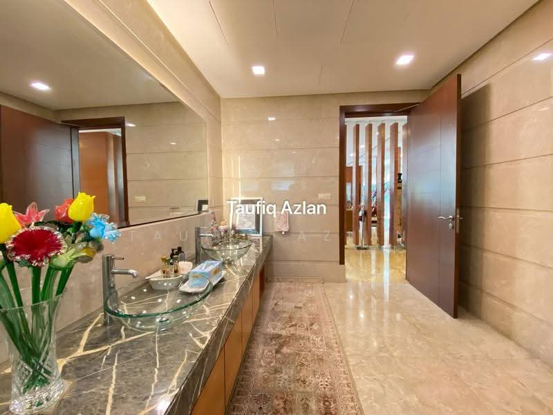 Bungalow House for Sale in Seri Kembangan (Selangor) - Taufiq Azlan - Bathroom - PropertyGuru.com.my