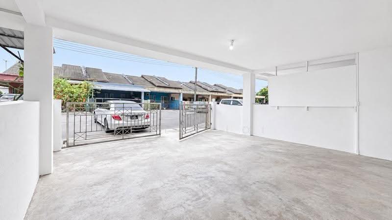 1-storey Terraced House for Sale in Kampung Muara Tuang (Samarahan) - Leslie Loi - Exterior - PropertyGuru.com.my