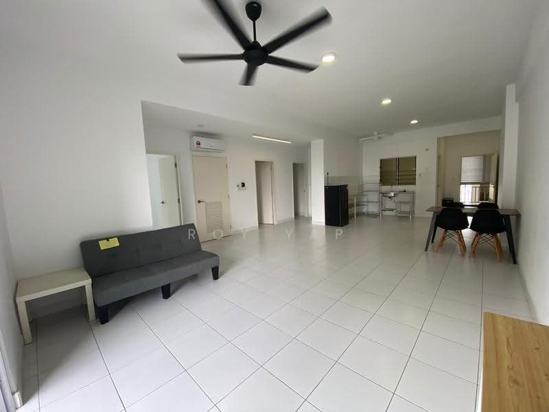 Pangsapuri untuk Dijual di Permas Ville Apartment - Roy Yap - Living Room - PropertyGuru.com.my
