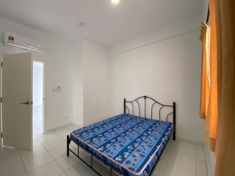 Pangsapuri untuk Dijual di Permas Ville Apartment - Roy Yap - Bedroom - PropertyGuru.com.my