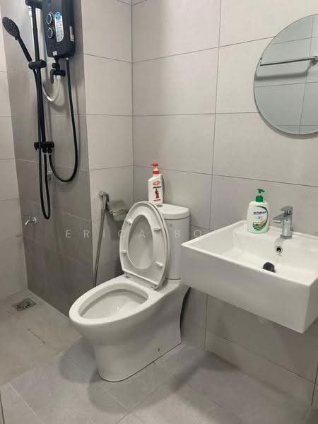 Pangsapuri untuk Disewa di Ixora Court - Erica Bong - Bathroom - PropertyGuru.com.my