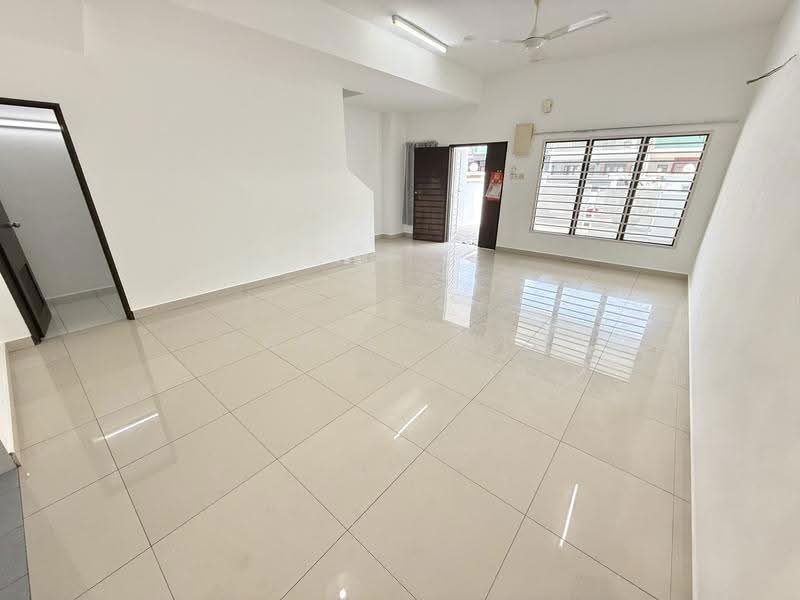 2-storey Terraced House for Sale in Bandar Damai Perdana (Cheras) - Danilo Lim - Living Room - PropertyGuru.com.my