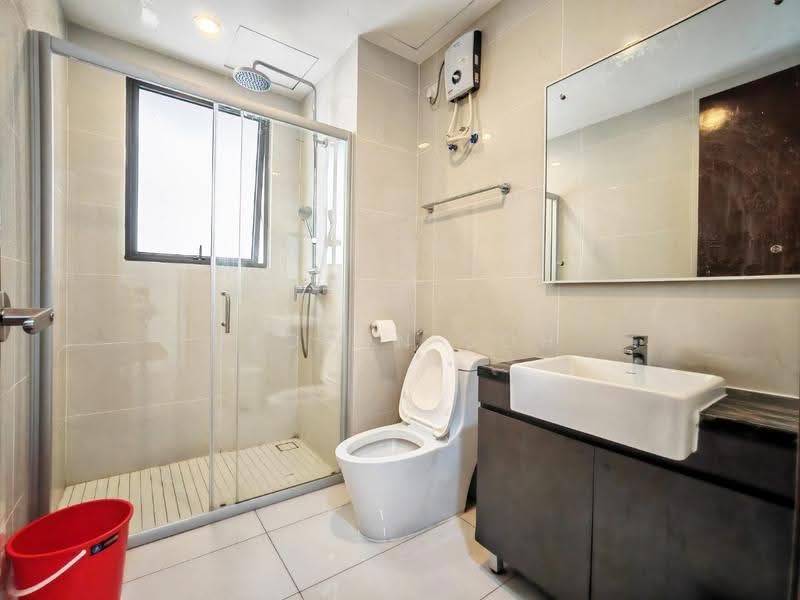Condominium for Rent at Kings Bay @ Country Garden Danga Bay - Eldwin Soh - Bathroom - PropertyGuru.com.my
