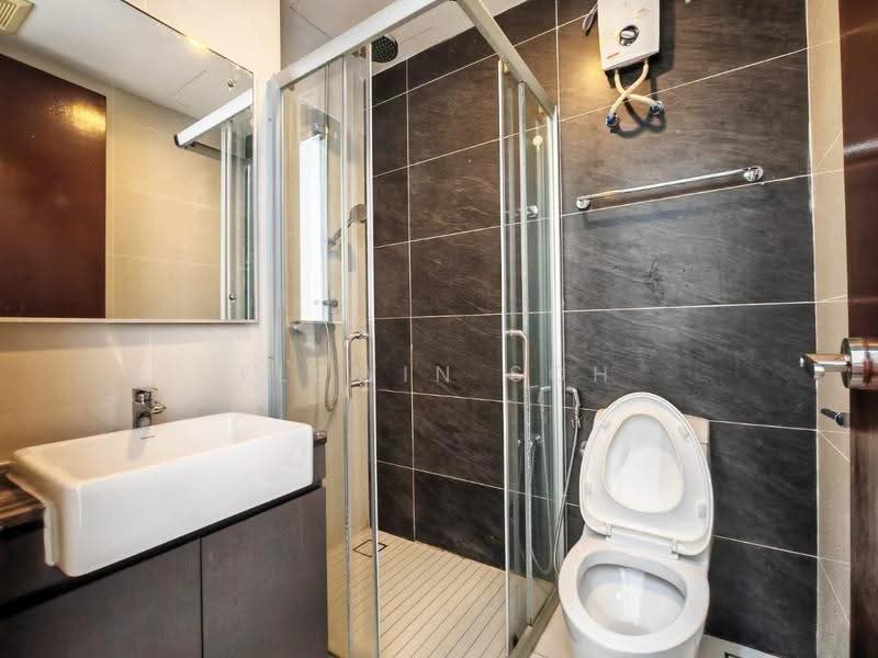 Condominium for Rent at Kings Bay @ Country Garden Danga Bay - Eldwin Soh - Bathroom - PropertyGuru.com.my