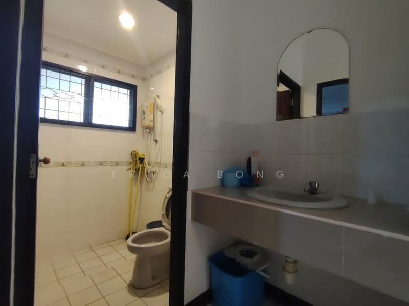 Semi-Detached House for Sale in Kuching (Sarawak) - Erica Bong - Bathroom - PropertyGuru.com.my