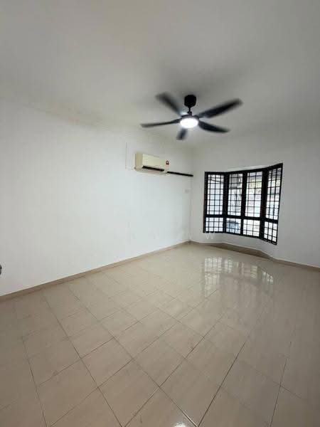 1-storey Terraced House for Sale in Taman Universiti (Skudai) - Finn Aw - Living Room - PropertyGuru.com.my