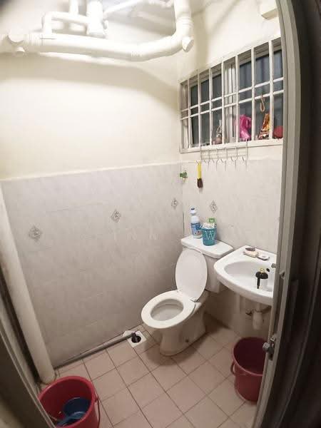 Apartment for Sale at Bayu Puteri 3 - Finn Aw - Bathroom - PropertyGuru.com.my