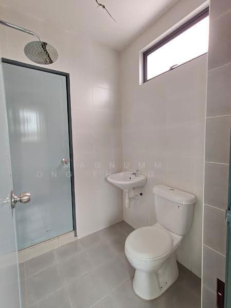 3-storey Terraced House for Sale in Bukit Mertajam (Penang) - Magnumm Ong Theng Shen - Bathroom - PropertyGuru.com.my
