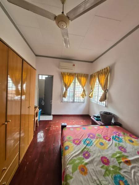 Rumah Teres 2-Tingkat untuk Dijual di Taman Pauh Jaya (Permatang Pauh) - Aswad . - Bedroom - PropertyGuru.com.my