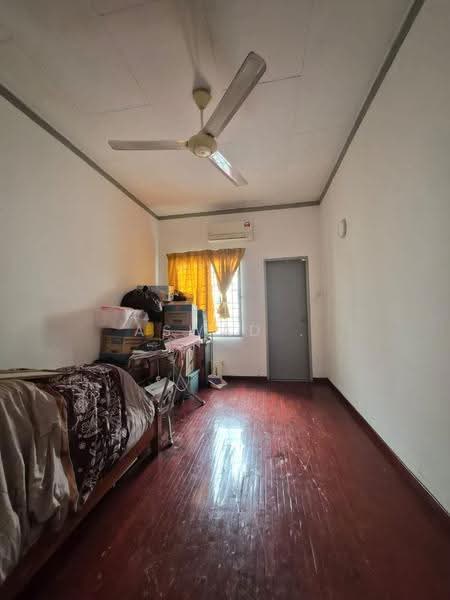 Rumah Teres 2-Tingkat untuk Dijual di Taman Pauh Jaya (Permatang Pauh) - Aswad . - Bedroom - PropertyGuru.com.my