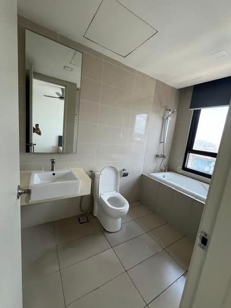 Kediaman Servis untuk Dijual di KL Gateway Residences - Jimmy Leong - Bathroom - PropertyGuru.com.my
