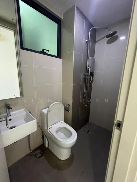 Kediaman Servis untuk Dijual di KL Gateway Residences - Jimmy Leong - Bathroom - PropertyGuru.com.my