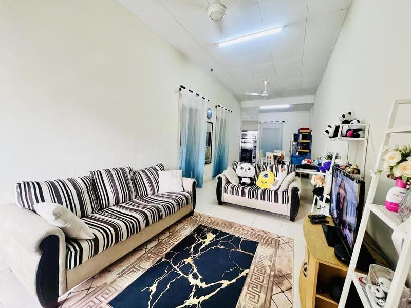 Rumah Teres untuk Dijual di Bandar Putera 2 (Klang) - Luqmanul Hakim - Living Room - PropertyGuru.com.my