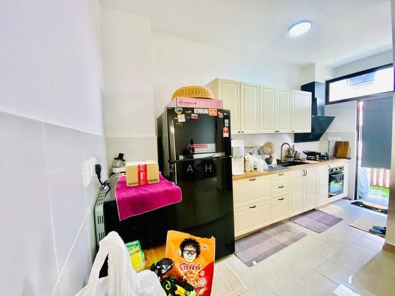 2-storey Terraced House for Sale in Setia Safiro (Cyberjaya) - NoraFizah Gapar - Kitchen - PropertyGuru.com.my