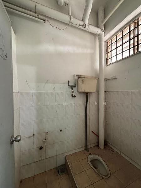Shop for Rent in Taman Gemilang (Kulai) - Serene Teh - Bathroom - PropertyGuru.com.my