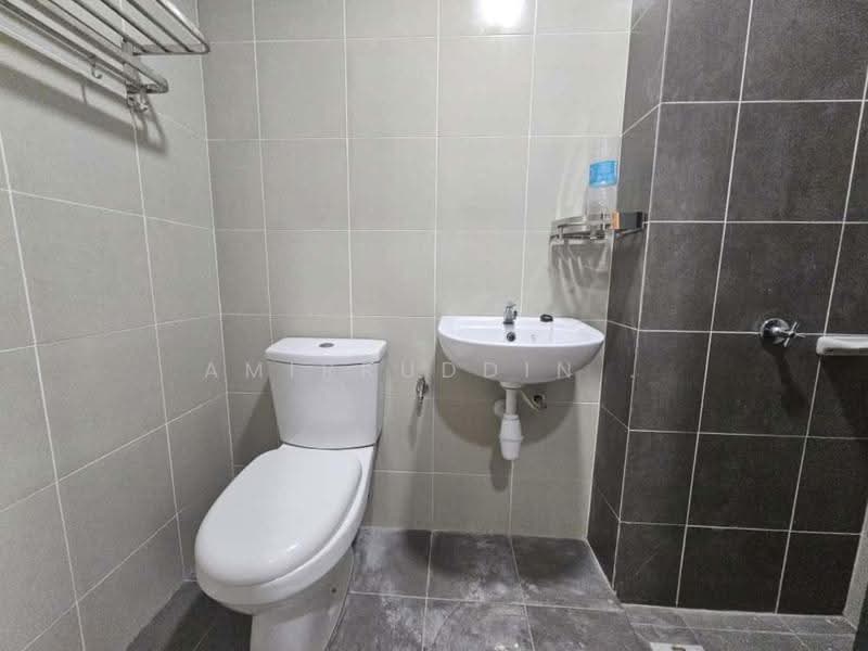 Rumah Teres 2-Tingkat untuk Disewa di Dengkil (Selangor) - Amirruddin . - Bathroom - PropertyGuru.com.my