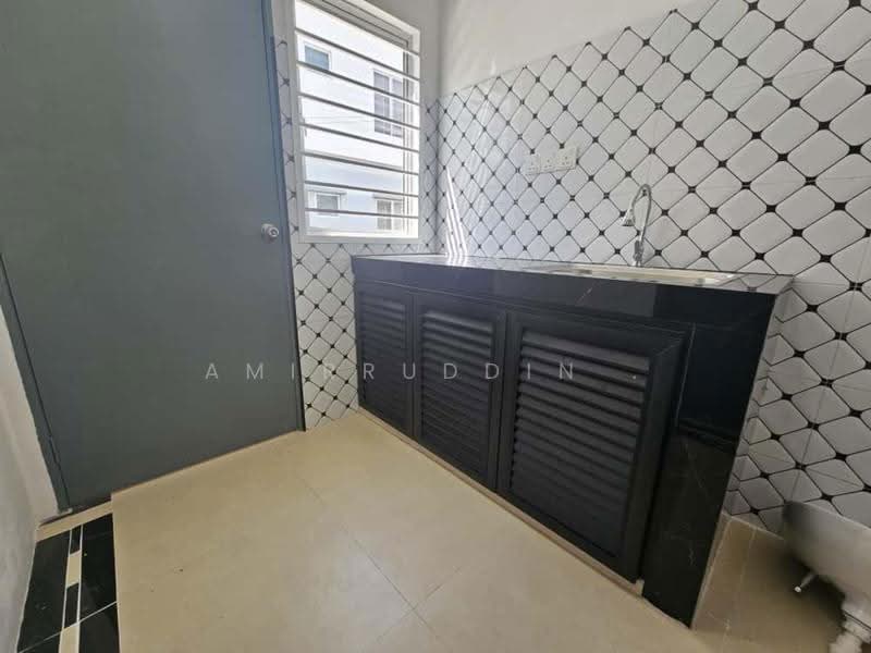 Rumah Teres 2-Tingkat untuk Disewa di Dengkil (Selangor) - Amirruddin . - Kitchen - PropertyGuru.com.my