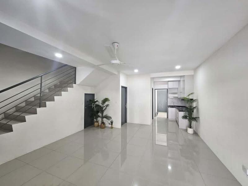 Rumah Teres 2-Tingkat untuk Disewa di Dengkil (Selangor) - Amirruddin . - Living Room - PropertyGuru.com.my