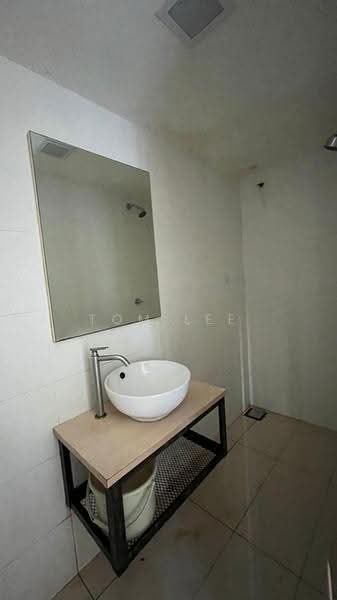 Kediaman Servis untuk Disewa di SOHO @ Empire City - Tom Lee - Bathroom - PropertyGuru.com.my