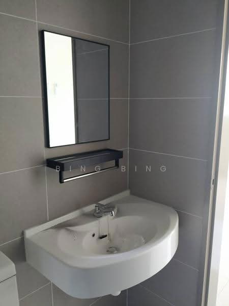 Kediaman Servis untuk Dijual di Skyline Embassy - Bing Bing - Bathroom - PropertyGuru.com.my