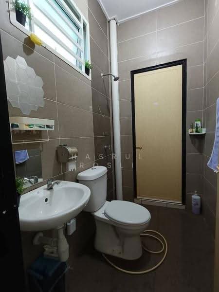1.5-storey Terraced House for Sale in Bandar Mutiara (Sungai Petani) - Hasrul Rosli - Bathroom - PropertyGuru.com.my