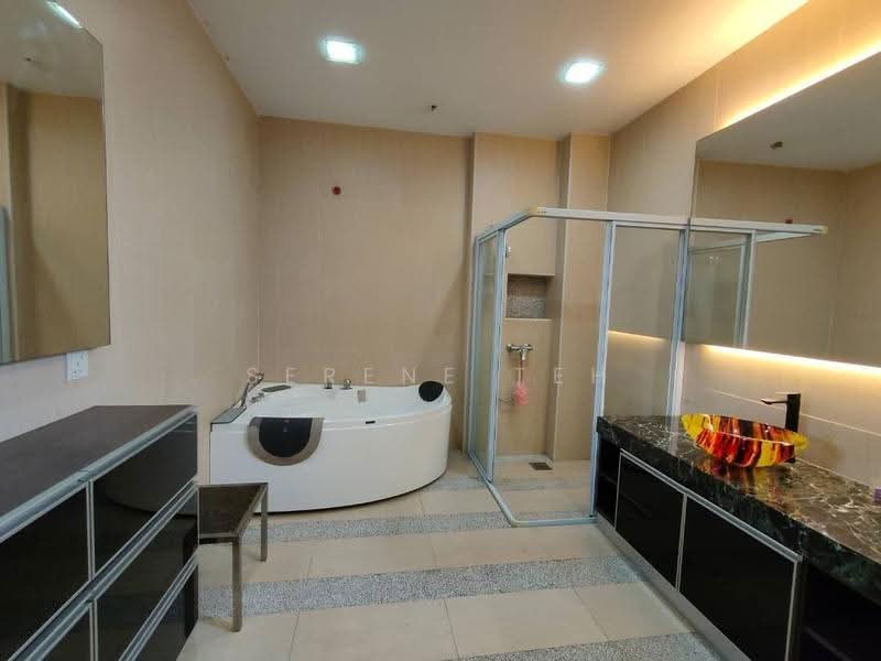 Semi-Detached House for Sale in Taman Pelangi (Johor Bahru) - Serene Teh - Bathroom - PropertyGuru.com.my